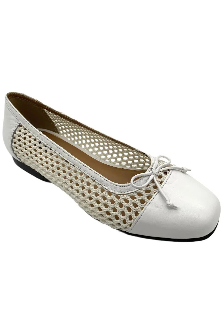ARRAY Women's Lillian Flat White - Narrow